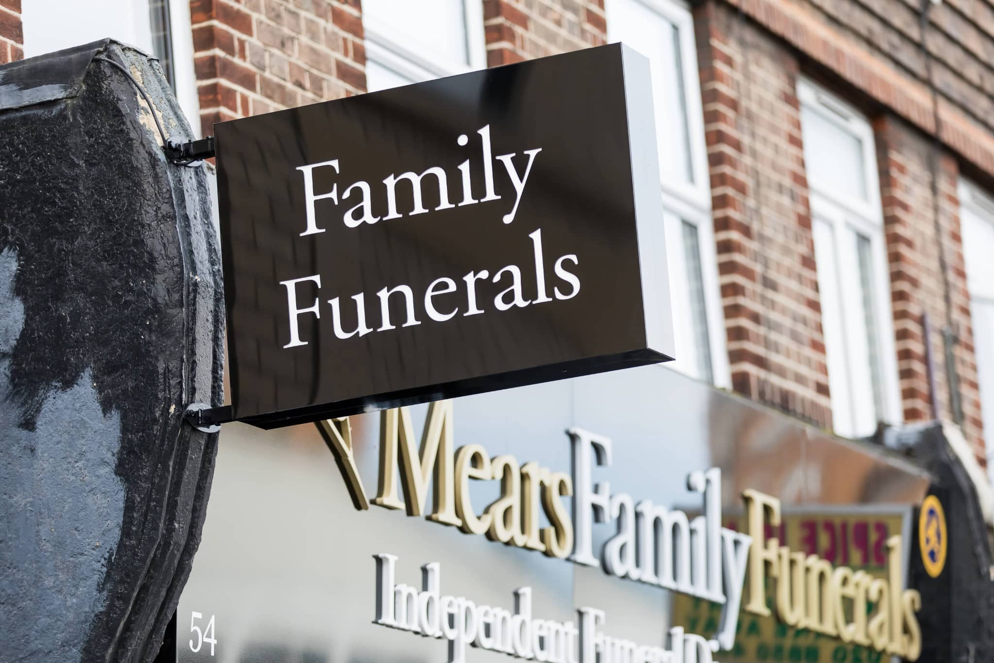 mears-family-funerals-sign