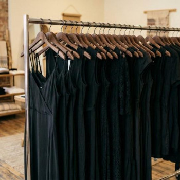 What Should Women Wear to a Funeral?